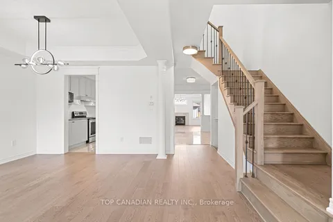 198 Paradelle Drive, Richmond Hill, ON L4E 1E7