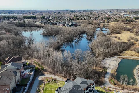 198 Paradelle Drive, Richmond Hill, ON L4E 1E7