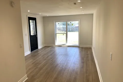 89 Thornton Avenue, Bradford West Gwillimbury, ON L3Z 1N3