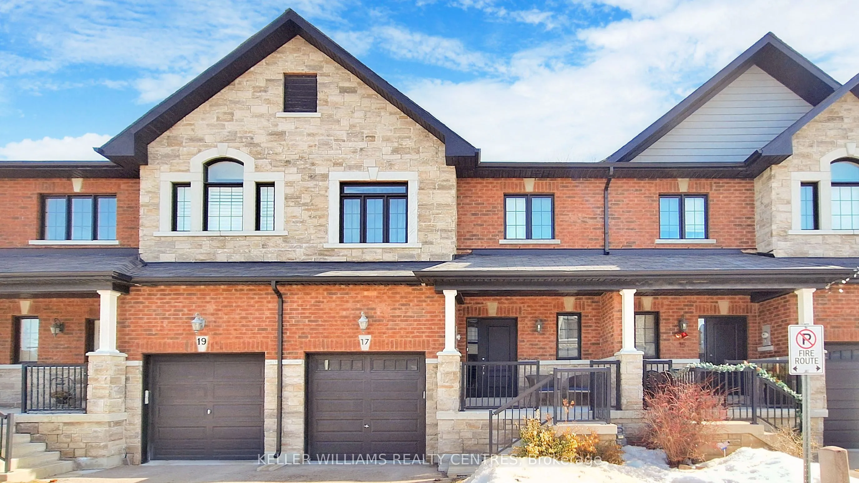 17 Charmuse Lane, East Gwillimbury, ON L9N 1A0