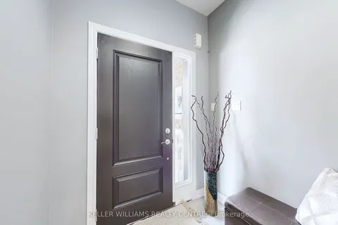 17 Charmuse Lane, East Gwillimbury, ON L9N 1A0