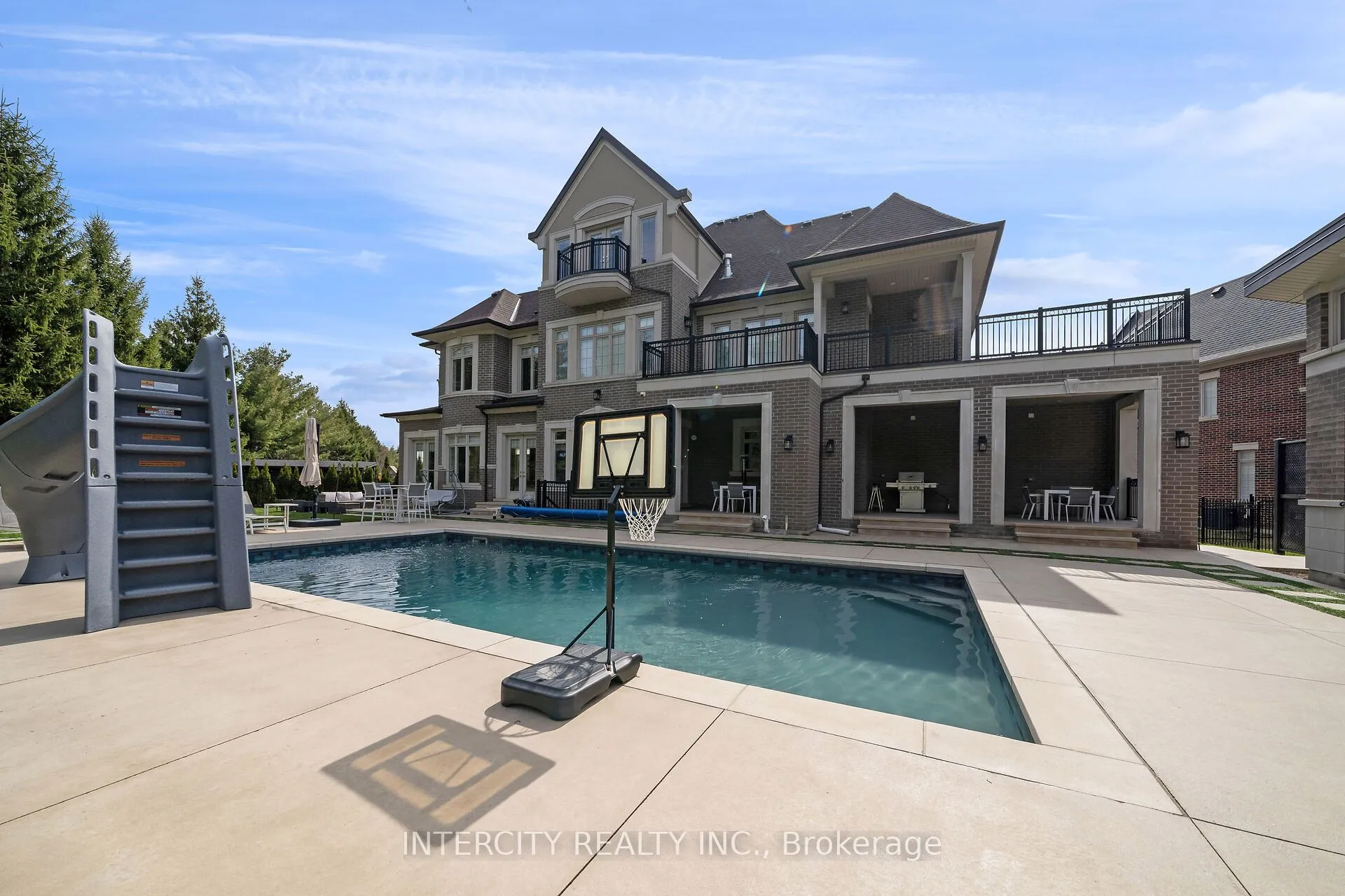34 Rosebud Court, Vaughan, ON L0J 1C0