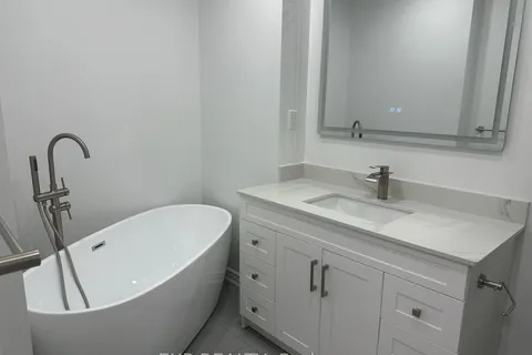 61 christephen Crescent, Richmond Hill, ON L4S 2T8