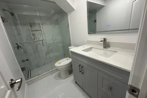 61 christephen Crescent, Richmond Hill, ON L4S 2T8