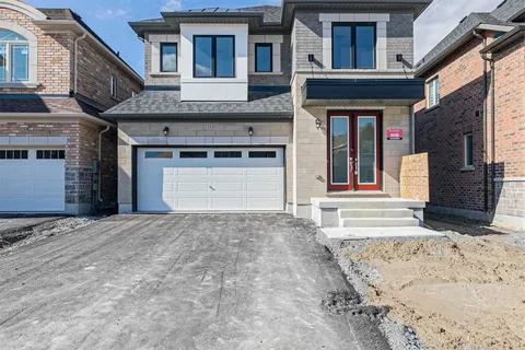 112 Carriage Shop Bend, East Gwillimbury, ON L9N 0Y3