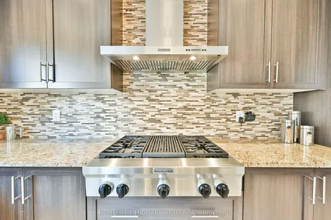 32 Brightside Avenue, Richmond Hill, ON L4E 0P6