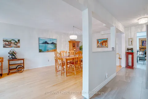 60 Snedden Avenue, Aurora, ON L4G 7K6