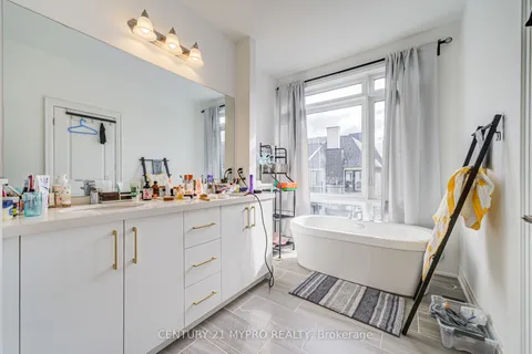 26 Chiara Rose Lane, Richmond Hill, ON L4E 1L4