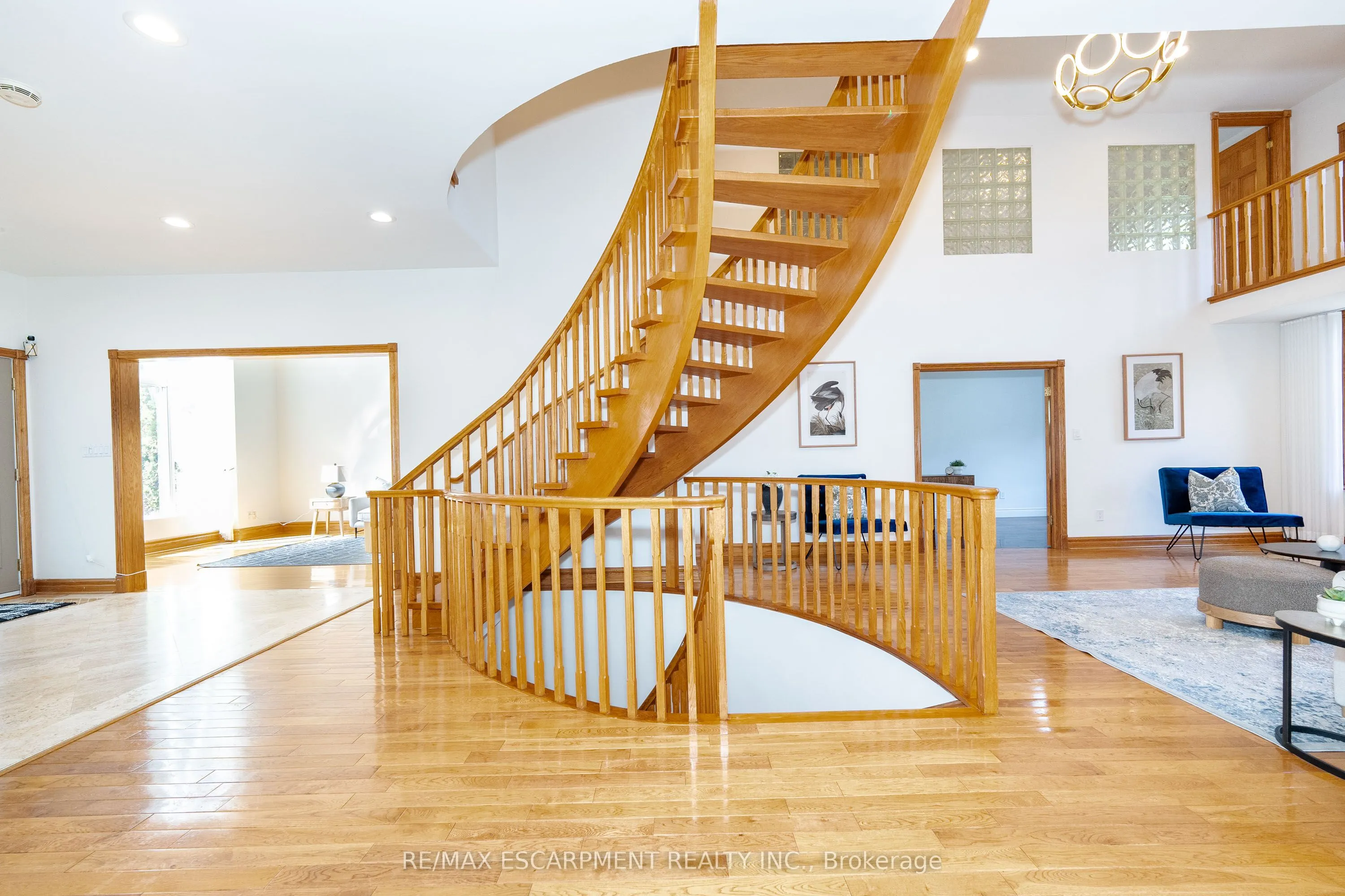 122 Arten Avenue, Richmond Hill, ON L4C 9Y3