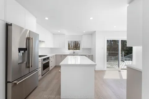 189 Kemano Road, Aurora, ON L4G 4Z3