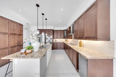 46 Tim Jacobs Drive, Georgina, ON L4P 0G5