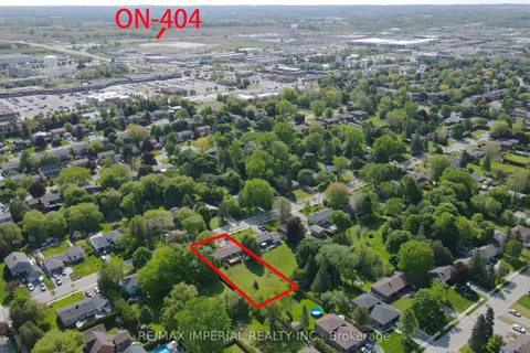 98 Belfry Drive, Newmarket, ON L3Y 3G1