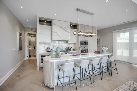 3793 Ferretti Court, Innisfil, ON L9S 0N6