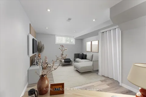 65 Margaret Graham Crescent, East Gwillimbury, ON L0G 1M0