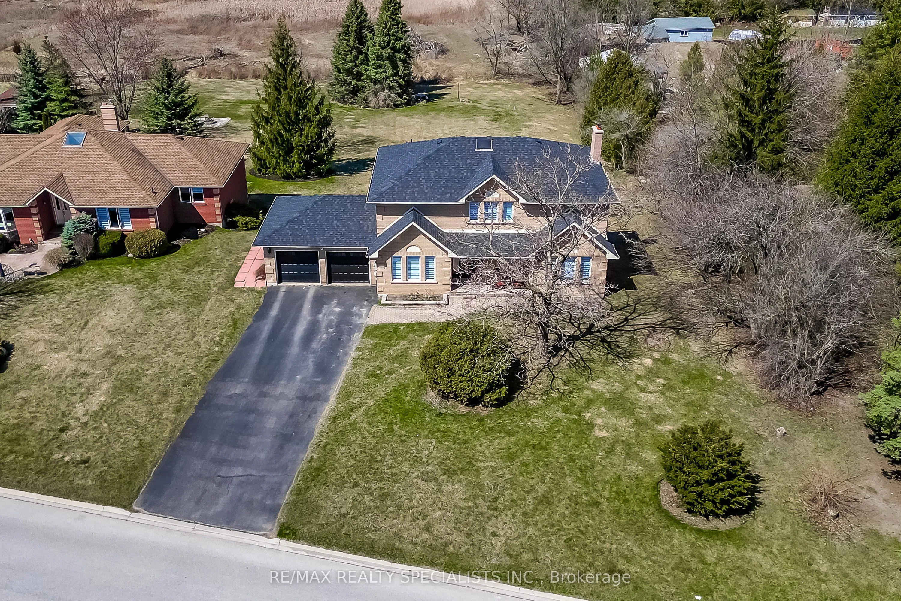 7 Golfview Boulevard, Bradford West Gwillimbury, ON L3Z 3Z1