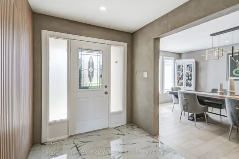 7 Golfview Boulevard, Bradford West Gwillimbury, ON L3Z 3Z1
