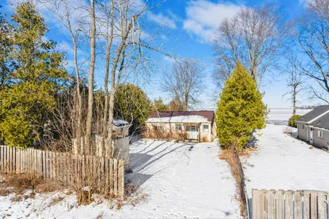 108 Moore's Beach Road, Georgina, ON L0E 1N0