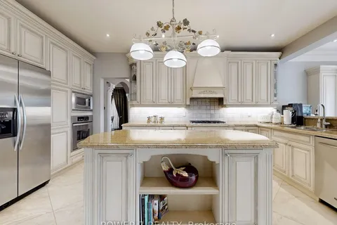 76 Silver Rose Crescent, Markham, ON L6C 1W6