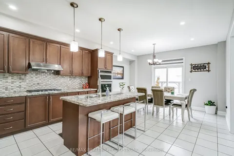 52 Richardson Crescent, Bradford West Gwillimbury, ON L3Z 0L6