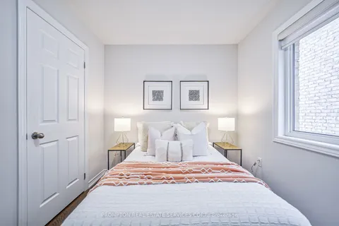 26 Memon Place, Markham, ON L6E 0S1