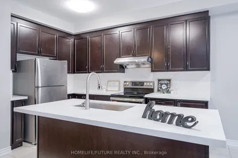 53 Mondial Crescent, East Gwillimbury, ON L9N 0S2