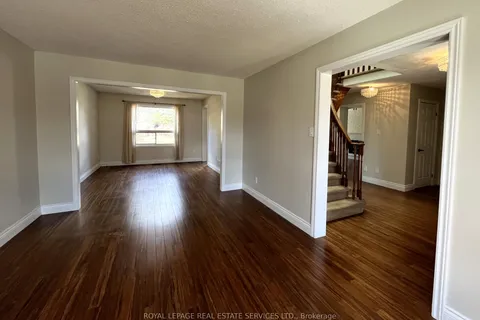 79 Doris Crescent, Newmarket, ON L3Y 7V5