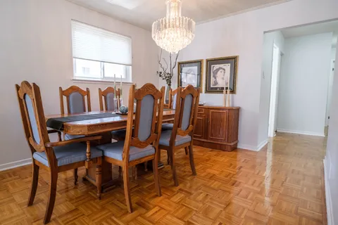 413 Roywood Crescent, Newmarket, ON L3Y 1A9