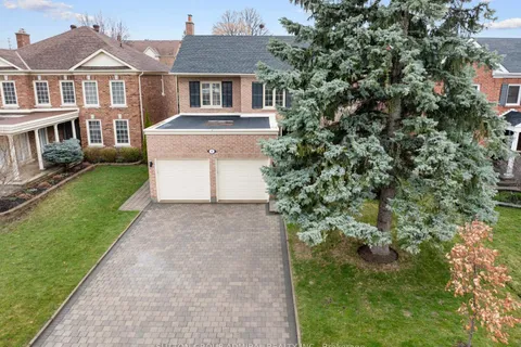 16 Cowles Court, Richmond Hill, ON L4C 9A5