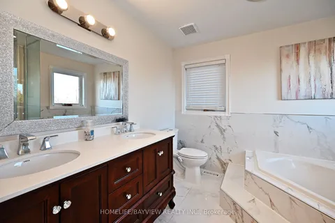 26 Sandfield Drive, Aurora, ON L4G 6R7