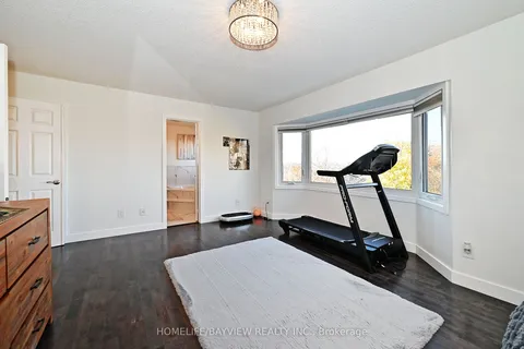 26 Sandfield Drive, Aurora, ON L4G 6R7