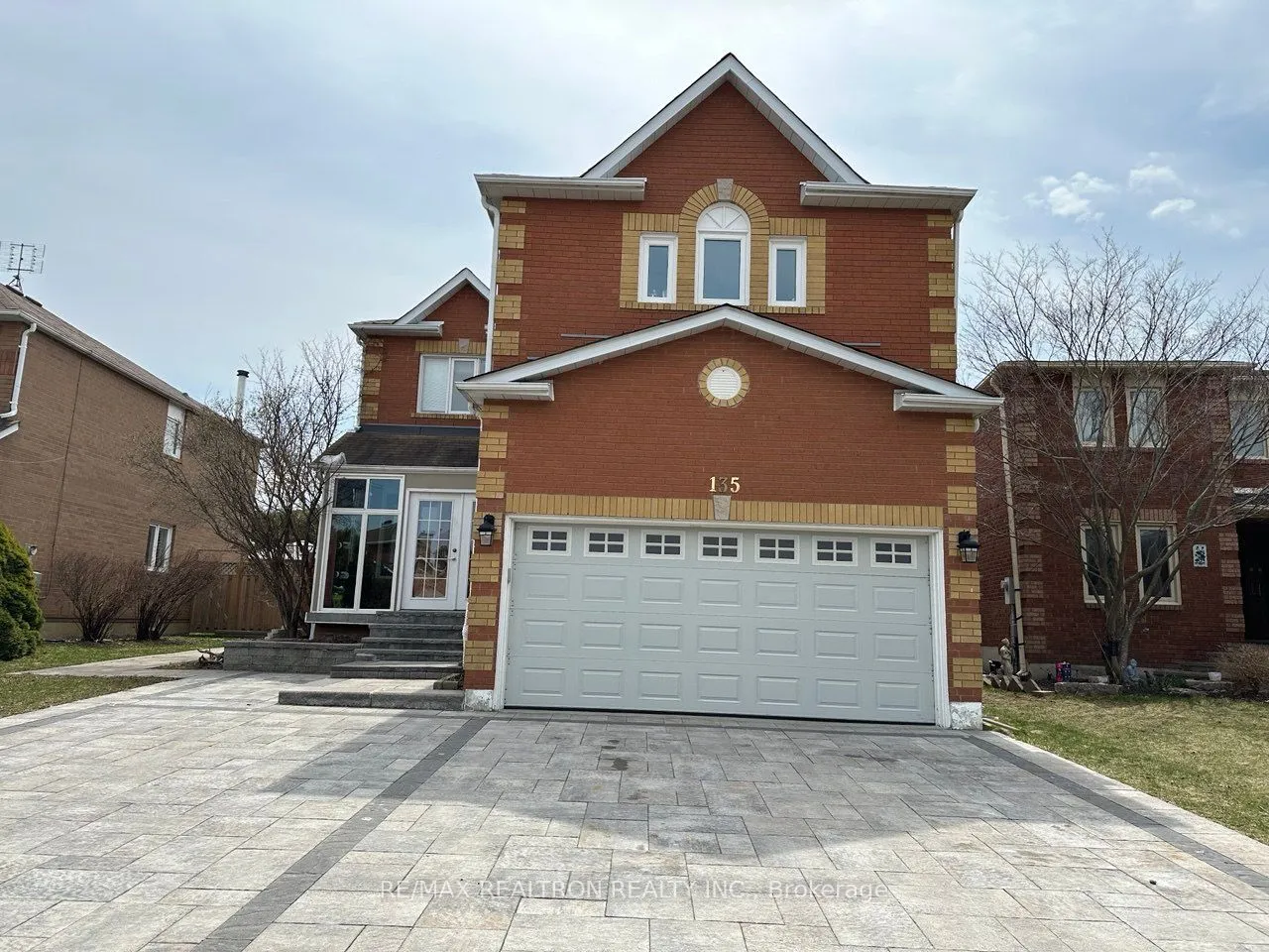 135 Bernard Avenue, Richmond Hill, ON L4C 9Z6