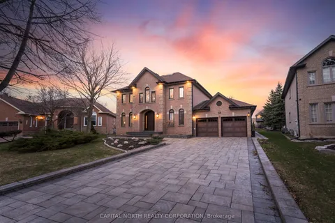 82 Harvester Crescent, Vaughan, ON L4L 8Y1