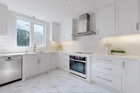 2 Jarvis Avenue, Aurora, ON L4G 6W8