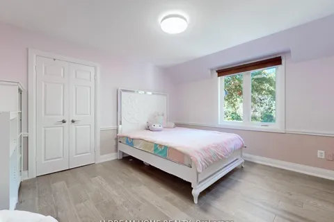 2 Jarvis Avenue, Aurora, ON L4G 6W8