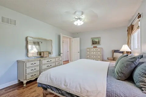 970 Best Circle, Newmarket, ON L3X 2K9