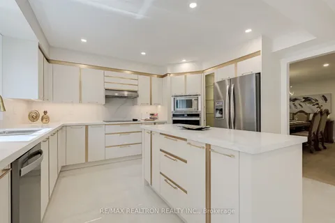 622 Lyman Boulevard, Newmarket, ON L3X 1V9