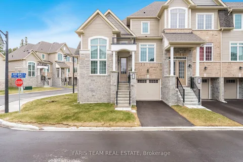 15 Andrew Knowles Lane, East Gwillimbury, ON L0G 1M0