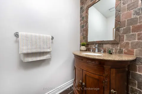 19 Mazarine Lane, Richmond Hill, ON L4S 0G2