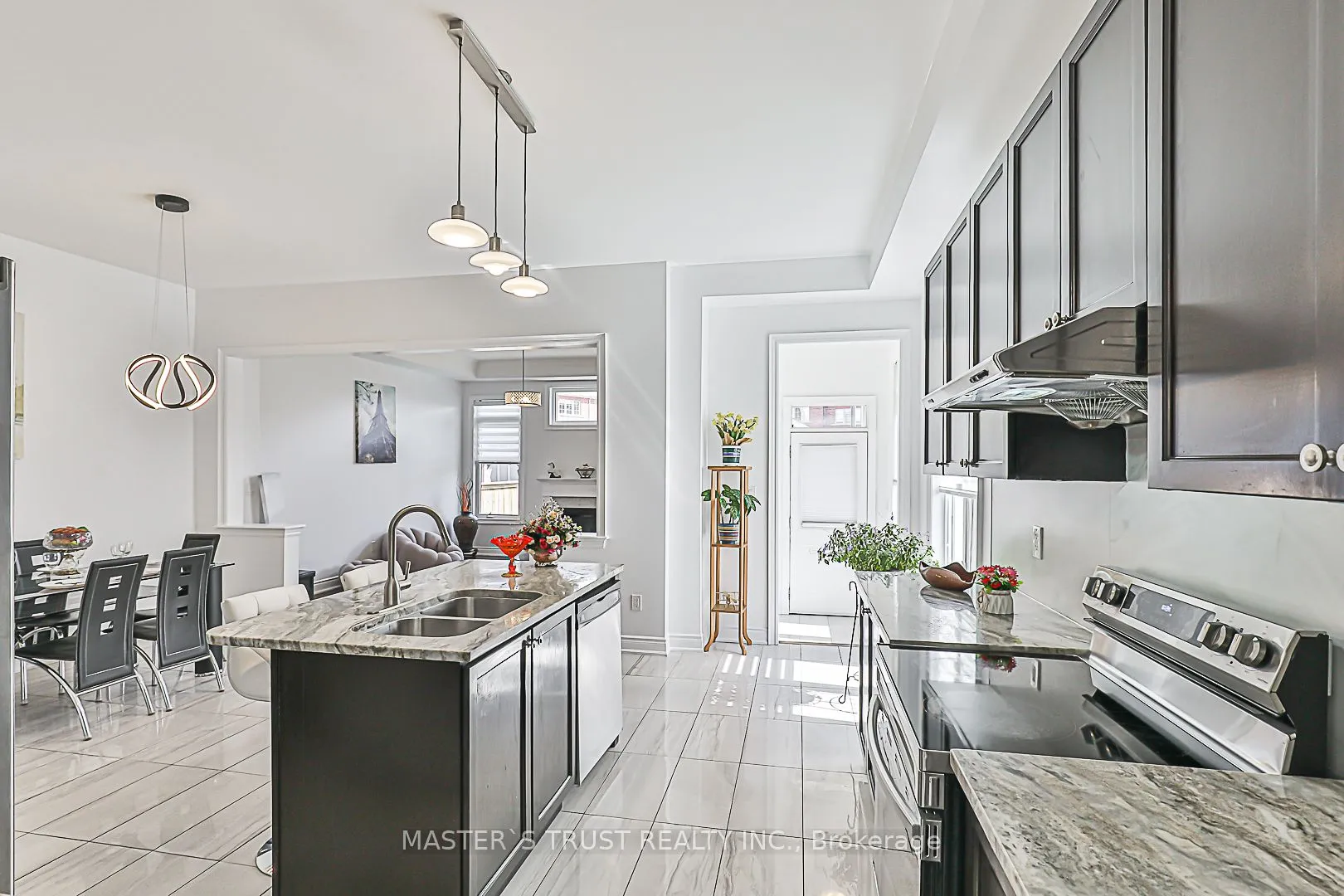172 PARADELLE Drive, Richmond Hill, ON L4E 1E7