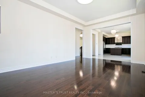 926 Ernest Cousins Circle, Newmarket, ON L3X 0B7