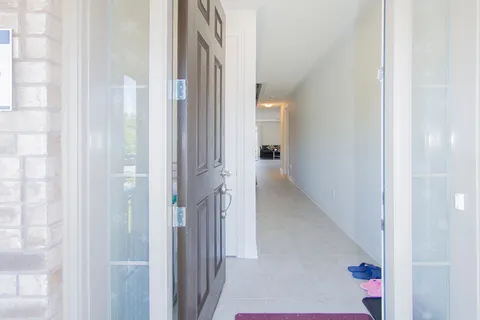 11 Kester Court, East Gwillimbury, ON L9N 0P3