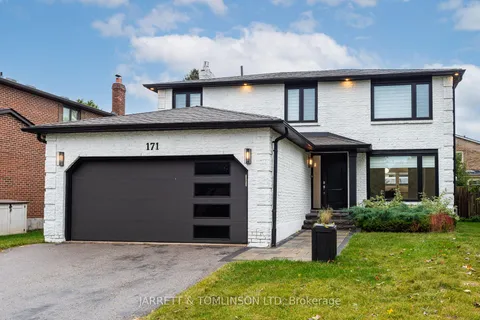 171 Walton Drive, Aurora, ON L4G 3P8