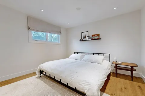 61 Davis Road, Aurora, ON L4G 2B4
