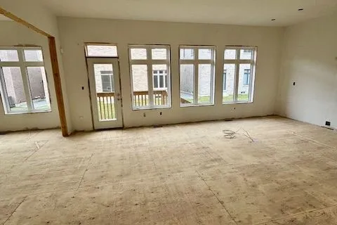 21 LORRAIN HAND Crescent, Georgina, ON L4P 0B7