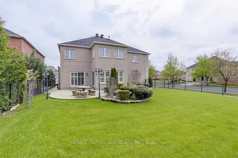 2 Mumberson Court, Markham, ON L6C 1Y4