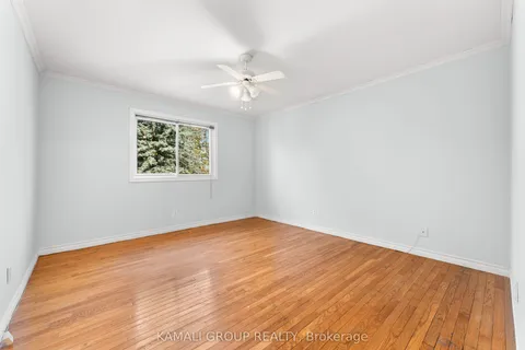 1182 Kingdale Road, Newmarket, ON L3Y 4W1