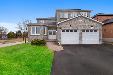 250 Alex Doner Drive, Newmarket, ON L3X 1A8