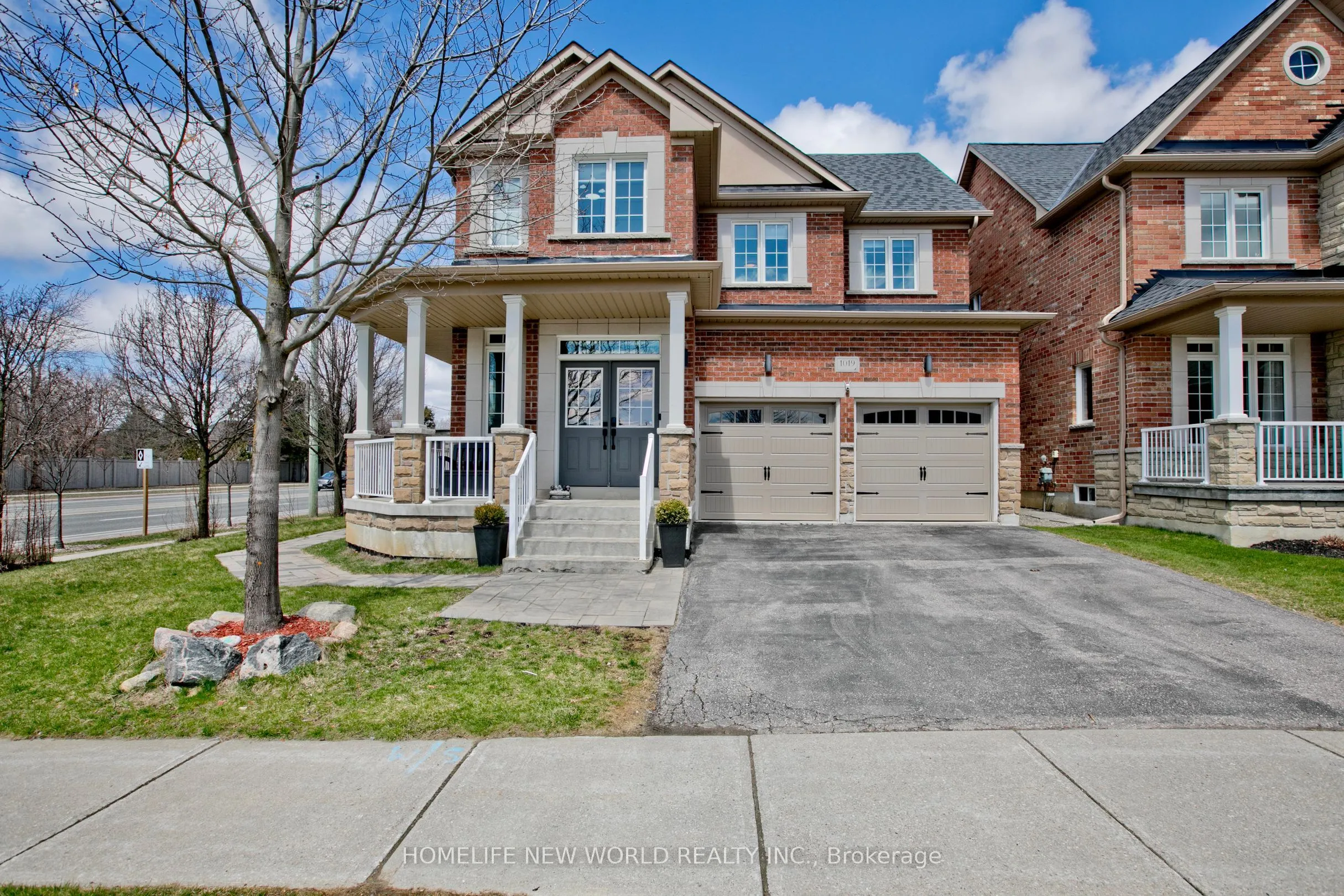 1019 Ralston Crescent, Newmarket, ON L3X 3H8