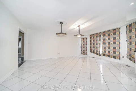 61 Glenayr Road, Richmond Hill, ON L4B 2V8