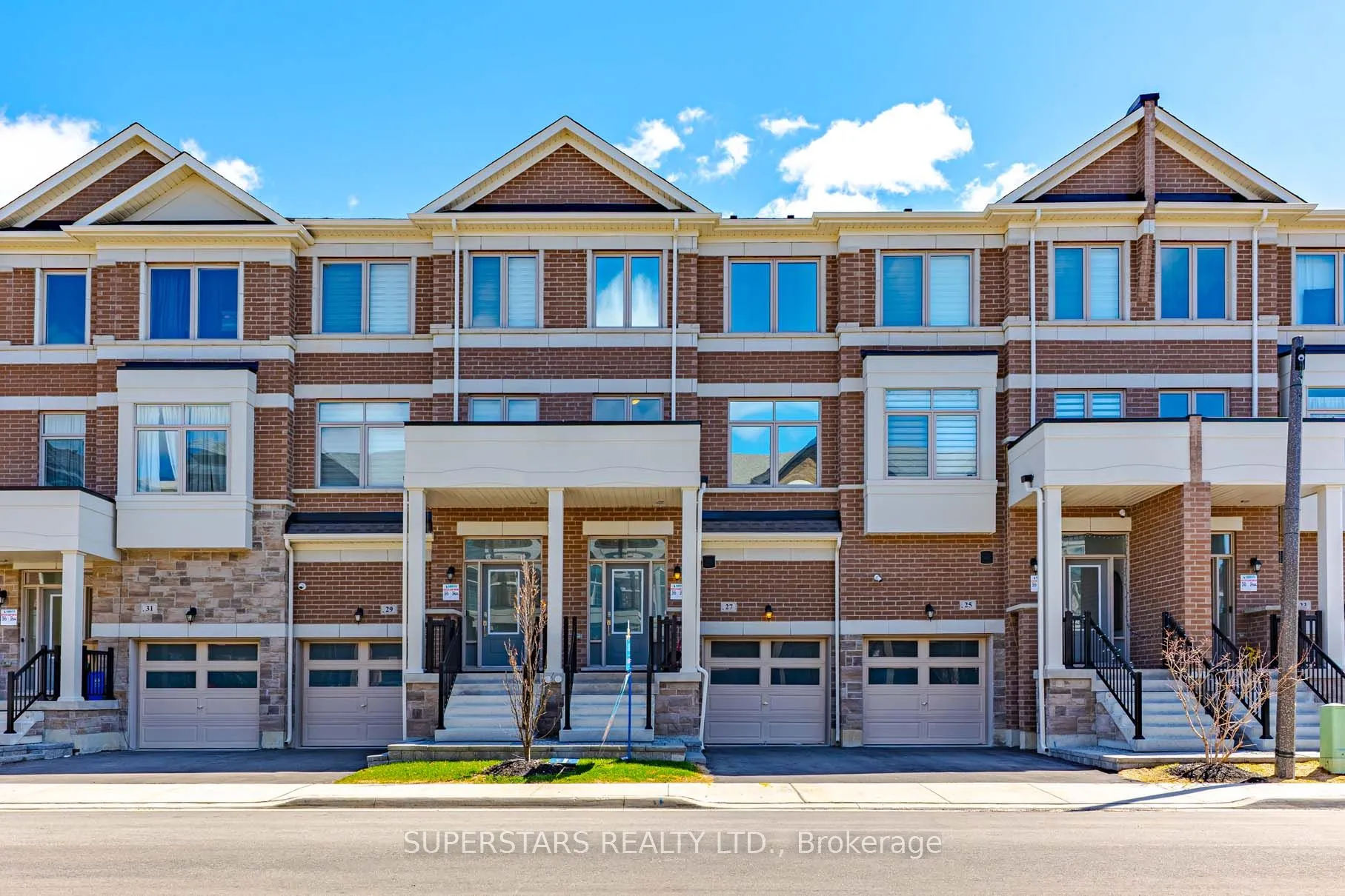 27 Sissons Way, Markham, ON L6B 1R2